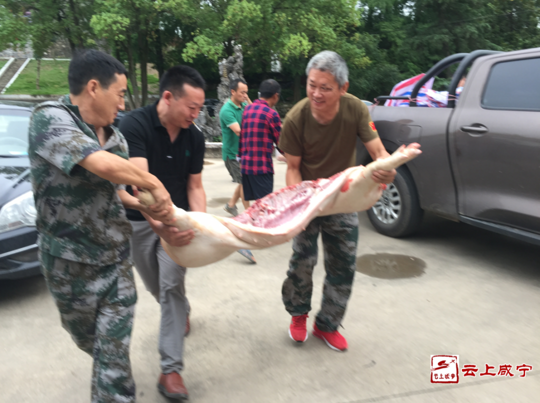 防汛抢险 奉献有我|咸宁温氏公司慰问一线防汛人员