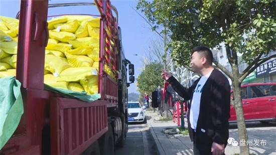 他叫太帅,24岁,养猪年入百万