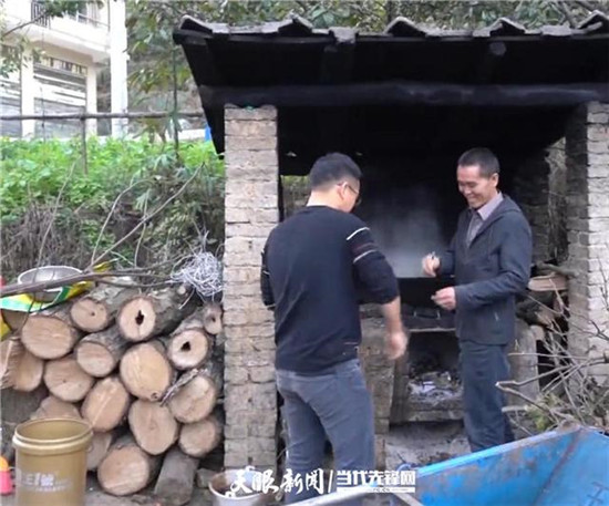 从“酒鬼”到“养猪能手”|织金县茶店乡以补村村民黄永亮