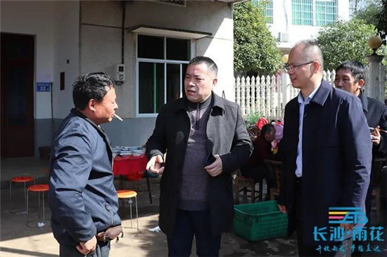 卖年猪庆丰年,话扶贫共团圆!