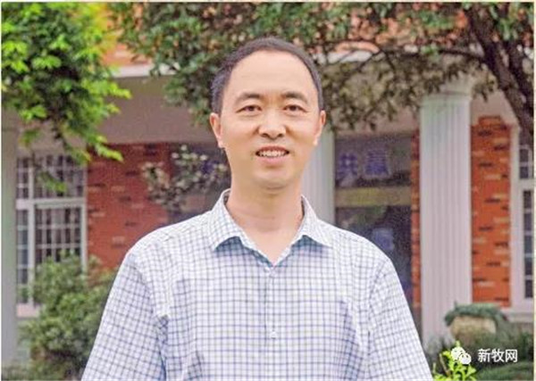 江腾涛:“网红电子游艺网站
”背后的匠心养猪达人