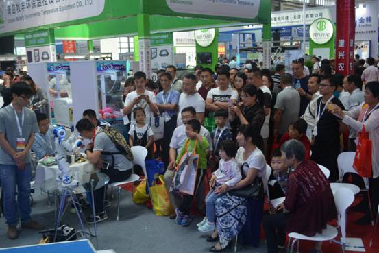 每年一度的中国畜牧业博览会都是全国乃至全世界畜牧业的焦点，今年第十五届（2017）中国畜牧业博览会在山东青岛如期举行，畜博会现场人头攒动，盛况空前，各项精彩活动也是接踵而至。在青岛国际博览中心S4馆，万众瞩目的“规模电子游艺网站
日”主题活动成为本届畜博会焦点。