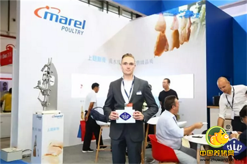 展馆内客商云集