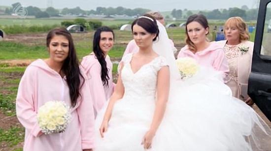 英国新郎花12万办猪主题婚礼50头猪令新娘崩溃！