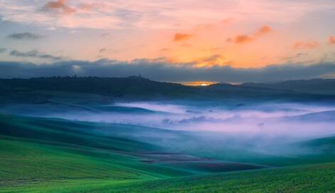 人生有三样东西是无法挽留的：生命、时间和爱，所以你能做的就是去珍惜。