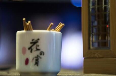 摄心一处，是很好的人生盾牌，可以抵御一切苦恼不受外在任何的自扰堪能安逸生活坚定做事。