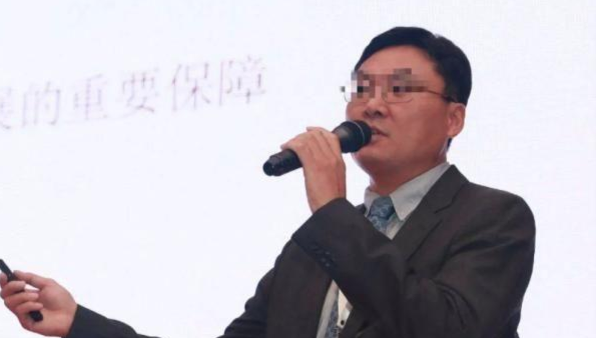 高管性侵养女案发酵，众明星齐声讨！