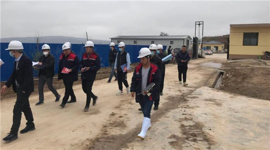 4月18日，京鹏环宇畜牧合作打造的唐人神天水君高复本农业有限公司第一批生猪入场。