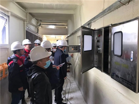 4月18日，京鹏环宇畜牧合作打造的唐人神天水君高复本农业有限公司第一批生猪入场。