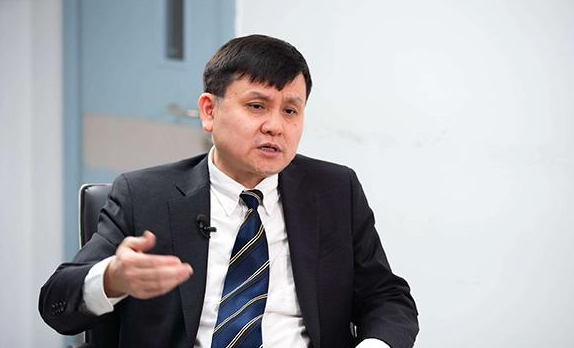 张文宏谈“哈萨克斯坦不明原因肺炎”：大概率是新冠