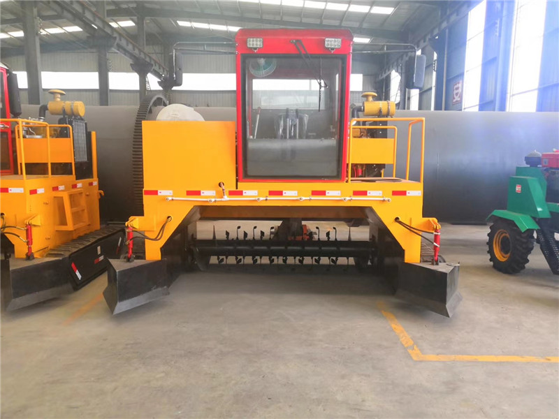 电子游艺网站
猪粪有机肥履带式翻抛机 好操作柴油动力自由行走翻堆机