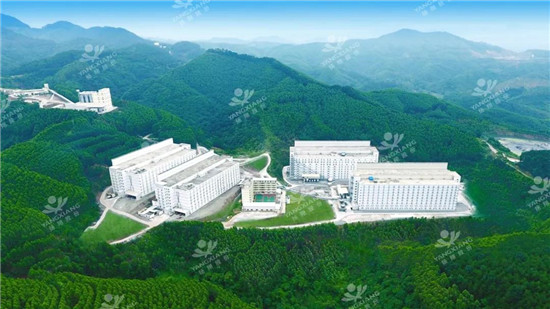 扬翔智能楼房电子游艺网站
获评国家级生猪养殖标准化示范场