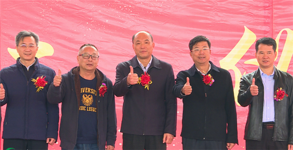 广昌金新农长桥生猪养殖基地拟投资5亿元，拟建设基础母猪11250头、育肥商品猪存栏90000头楼房生产线，年出栏20万头成品猪。