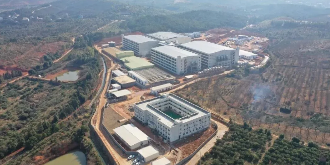 年出栏25万头！唐人神首个楼房电子游艺网站
投产，陶一山这个理想正在实现