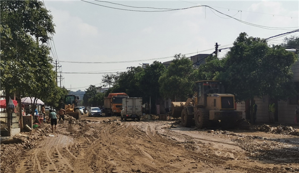 主干道清淤初见成效