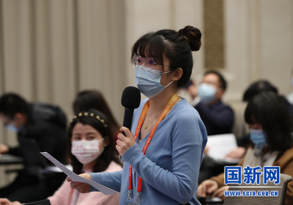 海报新闻记者提问