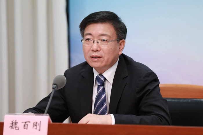 农业农村部新闻发言人、总经济师、办公厅主任魏百刚主持新闻发布会