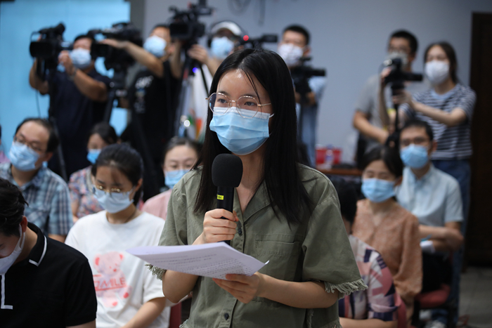 人民日报记者提问
