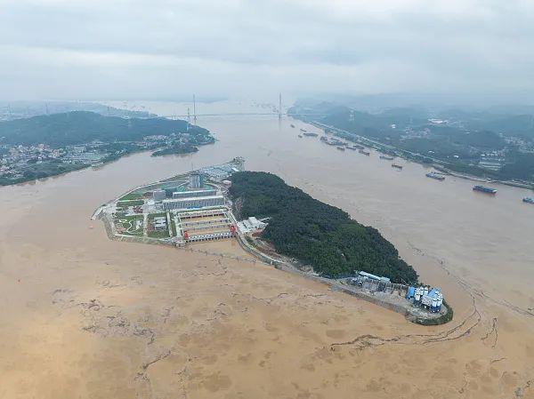 特大暴雨+11级大风！广东连发预警，1100万生猪直面暴雨中心，猪价要涨了？