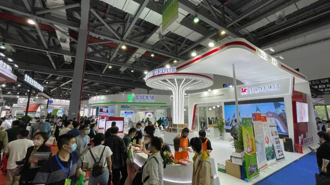 “树立标杆，砥砺前行”，生猪行情低迷下看铁骑力士如何从容应对？