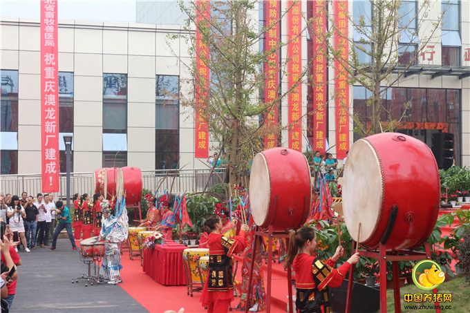 威风锣鼓振天响