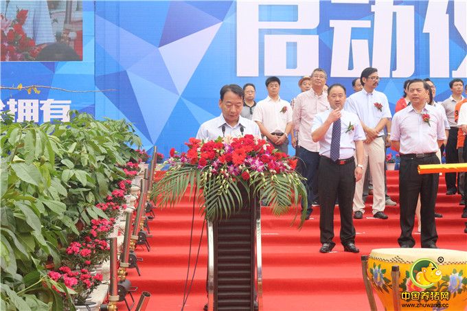 中国农业大学动物医学院博导、副院长杨汉春讲话