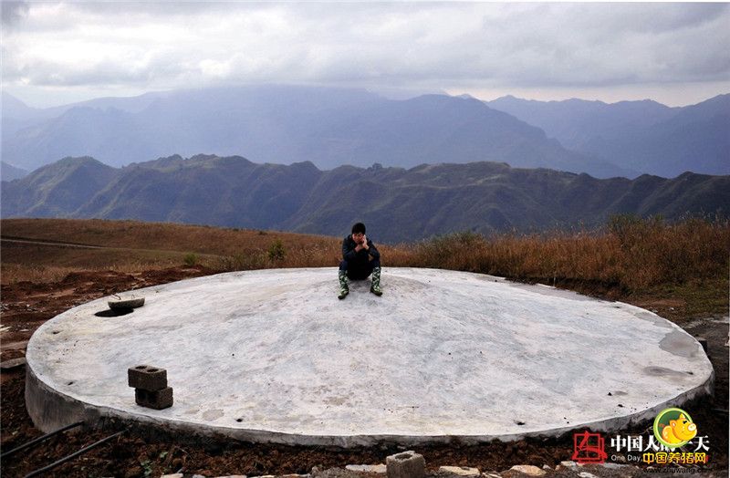 “养野猪和家猪有很多不同。野猪要少食多餐，给野猪吃得太好太饱会饲料中毒的。”说起养野猪，覃沛亮俨然一个专家，他不安分的想法总是一个接一个，他还要对野电子游艺平台进行深加工，生产腊肉、熏肉等等。