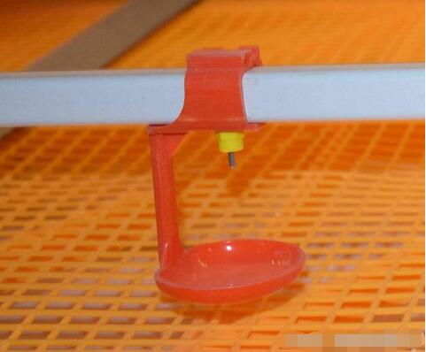 鸡用乳头式饮水器（猪也有就是用的少）