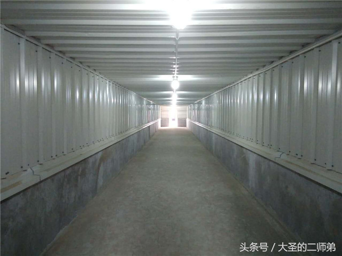 这全封闭的走道再也不用担心刮风下雨天了