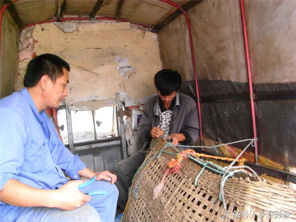 由于路不怎么好，必须固定在车上，在绑结实一些，以免万一。