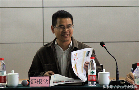 在饲料业务取得了成功时，邵根伙又将眼光放在种子业务上，由于种子业务的特点，邵根伙决定面向全国建立稳定的种子销售网络和科技推广体系，全国各省设立了近30个配送中心，3000个种子专营店，并配有数百名专职科普人员在各市场区域进行科普技术服务。