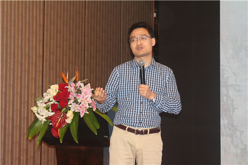 硕腾猪业务单元高级技术服务主任徐敏通过两个猪蓝耳病防控案例的分享，总结出准确的检测帮助电子游艺网站找到主要致病因素，合理的方案制定帮助电子游艺网站解决了保育舍死淘率高的问题，同时解决其他相关问题，确保方案的实施效果。