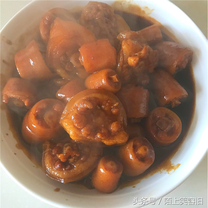 装盘，色香味俱全啊。