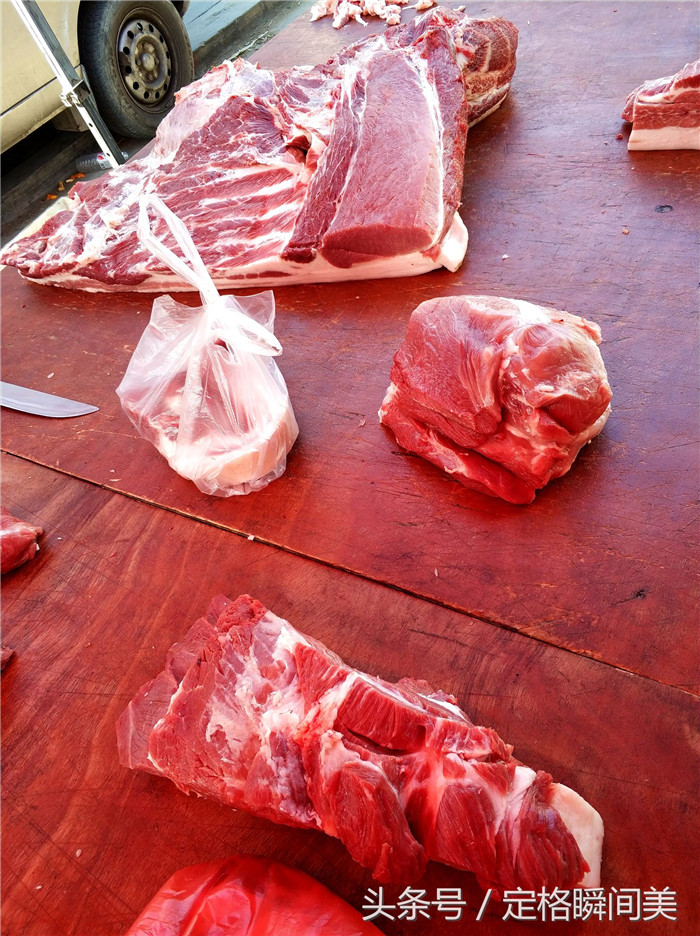 大哥卖土电子游艺平台5年坚守一个原则2小时卖一头猪连骨头都不剩月入万元 