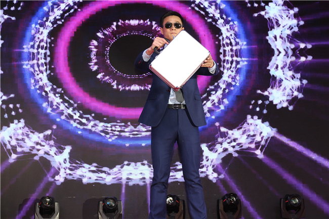 “兰威智造，独领防向”——猪口蹄疫O型A型二价灭活苗全球首发仪式开幕会议现场——产品首发（4）