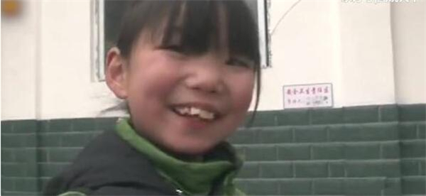 5、张师傅一想家里出了养了一头1500斤的猪王之外，猪圈里还有几头大肥猪也足足有五六百斤了，再养出一只猪王也只是时间问题。所以就让猪王做出了最后的贡献，宰杀后给了山区里的每个小孩！而收到电子游艺平台
的孩子们脸上都露出了绽放的笑容，张师傅也为此开心了一番！