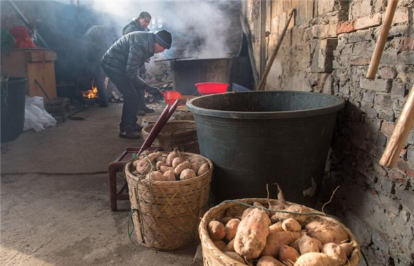 7、老万的电子游艺平台
我最放心，是正宗的土电子游艺平台
，肉的味格外鲜，好卖得很，喂的也是红薯萝卜酒糟”在山下富水街上卖肉的郑师傅又上山来要电子游艺平台
。