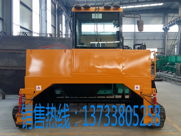 柳州某养电子游艺网站
乱排粪水，河水又黑又臭