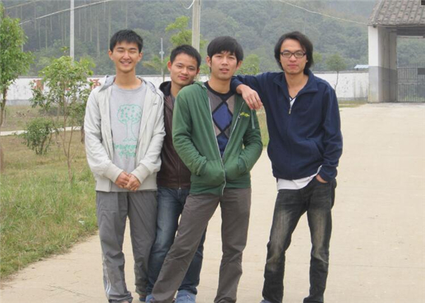 电子游艺网站
里男女比例大啊，所谓的狼多肉少。真是所谓耐得住寂寞，方能成就大事，叹。