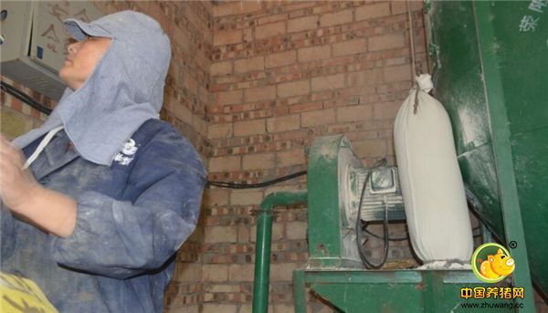 她说她也很爱美，但是为了美好生活，需要先吃苦。