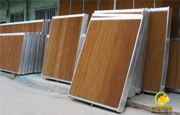 2、湿帘，可配合风机，采用负压式通风大方式降温通风