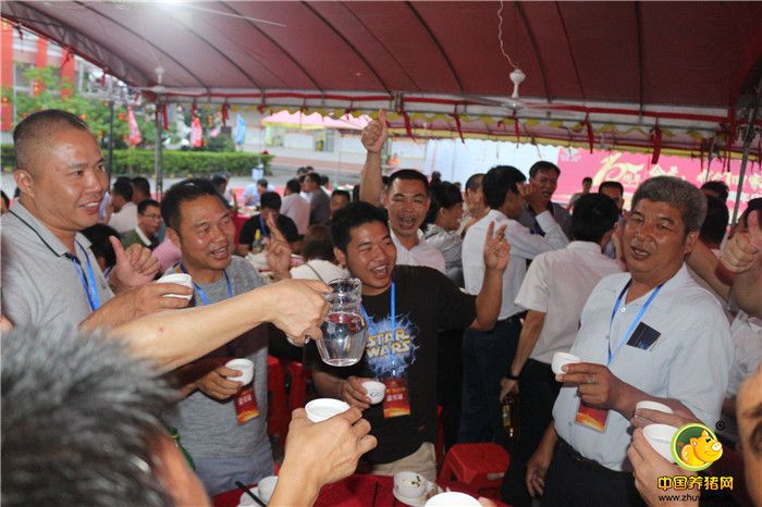 晚宴现场气氛融洽