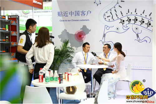 展馆内客商云集