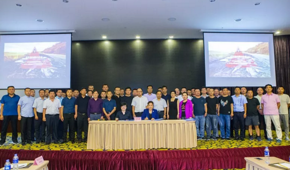 这家6人就能照顾1.7万头外国猪企，来中国抢市场了！