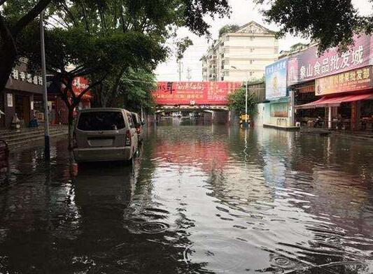 广西桂林暴雨致16位村民被困，一家养电子游艺网站
被淹！