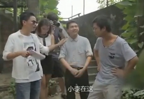搞笑视频：山炮养猪，竟喂猪吃这个...