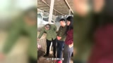 老婆你是来学养猪经验,还是来取笑我的啊!